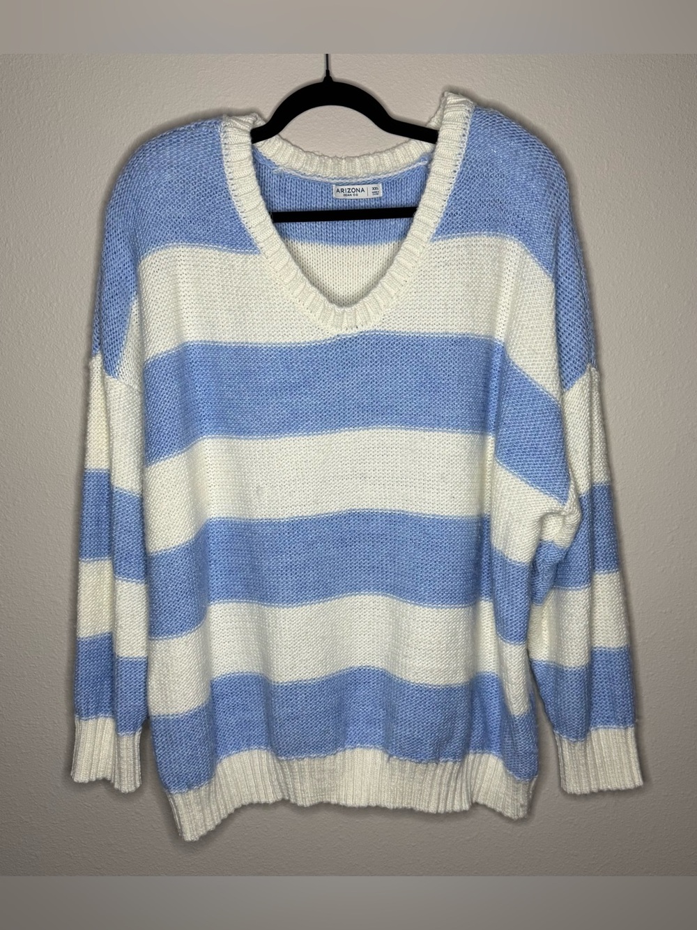 Arizona Jean Company Light Blue and White Striped V-Neck Sweater